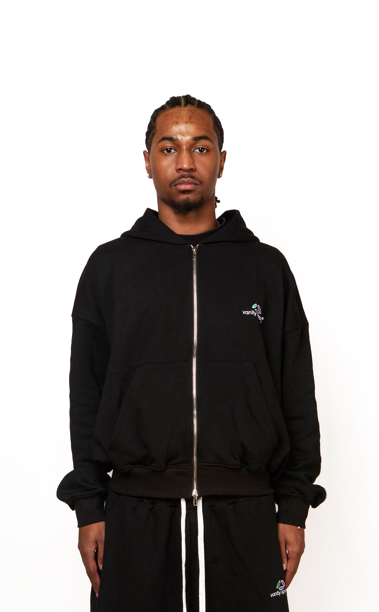 Essential black zipper (no flags)